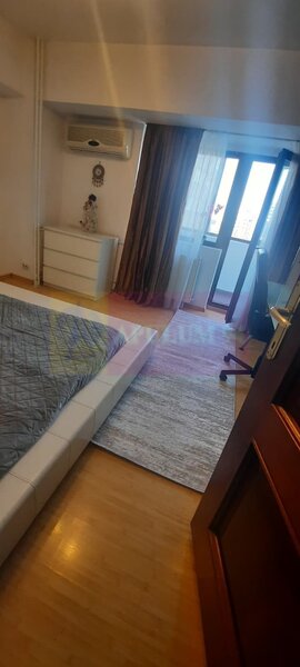 Inchiriere apartament 3 camere bd Decebal stradal